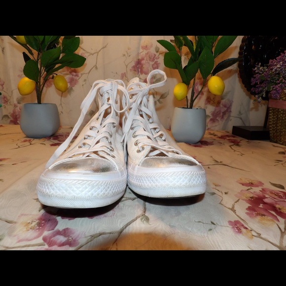 Converse women’s Iridescent white high tops - Picture 2 of 7